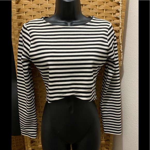 Divided with H&M Black and White striped long sleeve Crop top, wrap look - Picture 3 of 10
